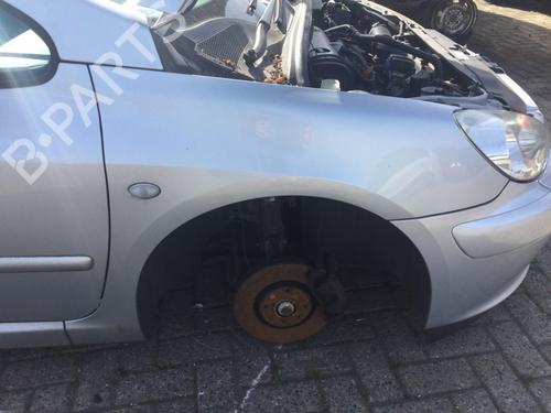 Forskærm Højre PEUGEOT 307 CC (3B) 2.0 16V (136 hp) 29817405