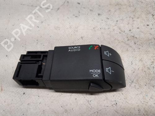 Used Steering wheel controls DACIA SANDERO II 1.5 dCi (90 hp) 30658471