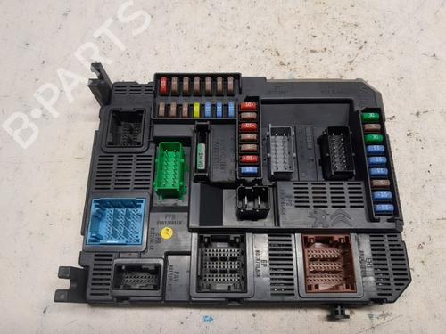 Used Fuse box Fuse box 20484543 20484543