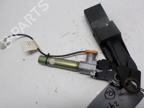 Used Seat buckle RENAULT KANGOO Express (FC0/1_) D 65 1.9 (FC0E, FC02, FC0J, FC0N) (64 hp) 13151085