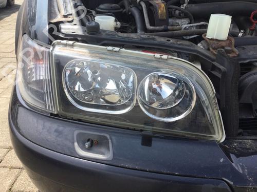 Used Right headlight VOLVO V40 Estate (645) 2.0 (136 hp) 18851506