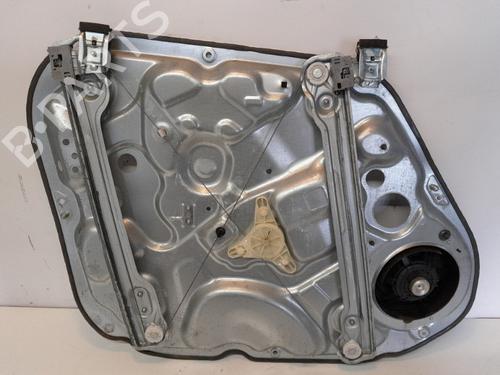 Vindusheismekanisme høyre foran Vindusheismekanisme høyre foran HYUNDAI ix20 (JC) 1.4 (90 hp) 35988759 35988759