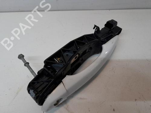 Puxador exterior frente esquerdo Puxador exterior frente esquerdo OPEL CORSA F (P2JO) 1.2 (68) (101 hp) 35988752 35988752
