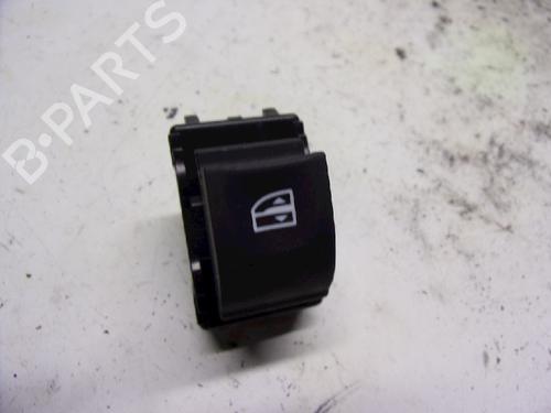 Used Switch RENAULT MEGANE III Hatchback (BZ0/1_, B3_) 1.5 dCi (BZ09, BZ0D, BZ1W, BZ29, BZ14) (110 hp) 11067554