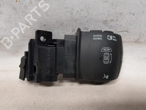 Used Steering wheel controls RENAULT MEGANE CC (EZ0/1_) 1.5 dCi (EZ09, EZ1G, EZ0D, EZ14) (110 hp) 30977572
