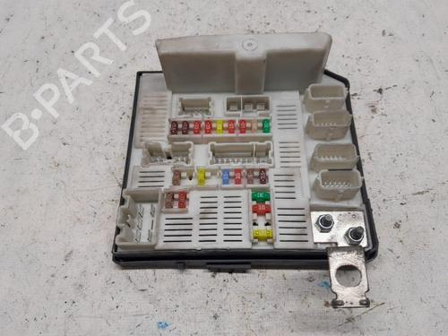 Used Fuse box Fuse box 21117670 21117670