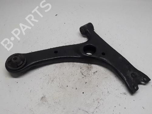 Used Left front suspension arm TOYOTA COROLLA Verso (ZER_, ZZE12_, R1_) 2.2 D-4D (AUR10_, AUR10R) (136 hp) 11071991
