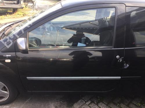 Dør venstre fortil RENAULT TWINGO II (CN0_) 1.2 16V (CN04, CN0B) (75 hp) 30830778