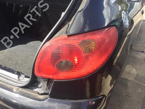 Used Right taillight PEUGEOT 206 Hatchback (2A/C) 1.4 i (75 hp) 29817531