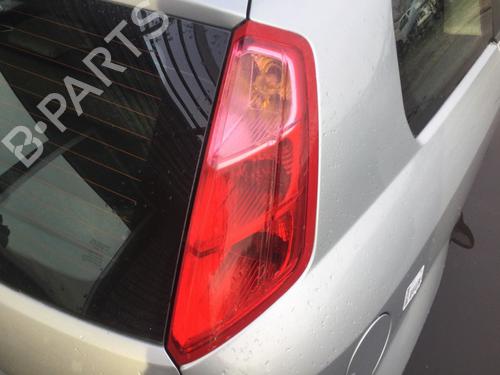 Used Right taillight FIAT GRANDE PUNTO (199_) 1.2 (65 hp) 26674453