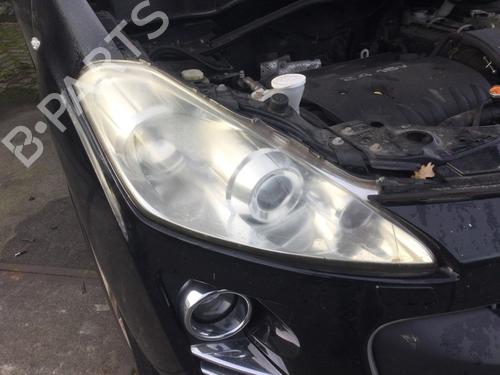 Used Right headlight PEUGEOT 4007 (VU_, VV_) 2.4 16V (170 hp) 31298652