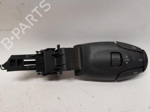 Used Steering wheel controls Steering wheel controls 18848675 18848675