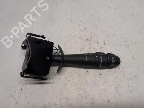 Commodo Essuie Glace / Phare RENAULT TWINGO II (CN0_) 1.2 16V (CN0K, CN0V, CN0A) (76 hp) 33185226