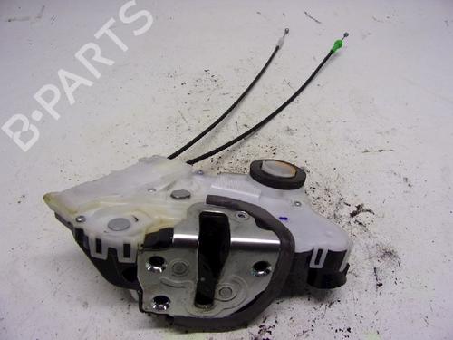 Used Front right lock TOYOTA YARIS (_P13_) 1.3 (NSP130_, NSP130) (99 hp) 11067433
