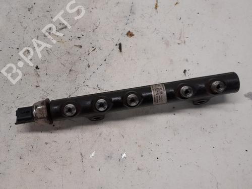Used Injection rail Injection rail 13449908 13449908