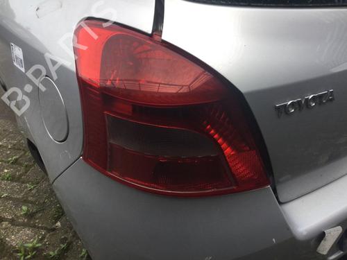 Piloto trasero izquierdo TOYOTA YARIS (_P9_) 1.0 VVT-i (KSP90_, KSP90R) (69 hp) 29817318