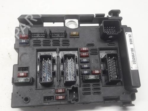 Used Fuse box Fuse box 11076462 11076462