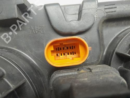Right headlight RENAULT SCÉNIC I MPV (JA0/1_, FA0_) 1.6 (JA00, JA16, JA15, JA19, JA1V, JA2B, JA2C, JA0B,... | BP28085738C29 
