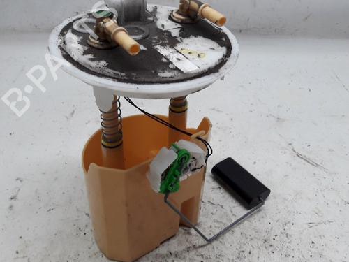 Used Fuel pump RENAULT TWINGO II (CN0_) 1.5 dCi (CN0U) (84 hp) 13152360