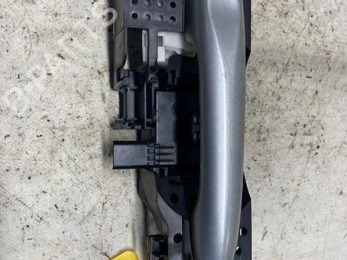 Used Front right exterior door handle RENAULT SCÉNIC III (JZ0/1_) 2.0 16V (JZ0G, JZ0P, JZ1E, JZ1P) (140 hp) 18846637