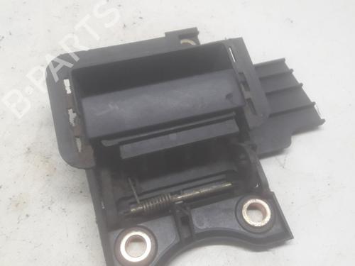 Used Tailgate handle Tailgate handle VW CADDY III Box Body/MPV (2KA, 2KH, 2CA, 2CH) 2.0 SDI (70 hp) 11251538 11251538