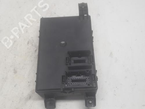 Used Fuse box Fuse box 11135817 11135817