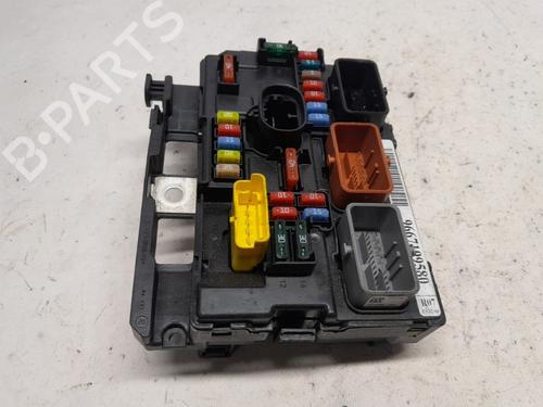 Used Fuse box Fuse box CITROËN C3 Picasso (SH_) 1.4 VTi 95 (SH8FSC, SH8FP0, SH8FP6) (95 hp) 35988002 35988002