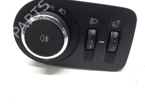 Used Headlight switch OPEL CORSA D (S07) 1.3 CDTI (L08, L68) (95 hp) 11071924