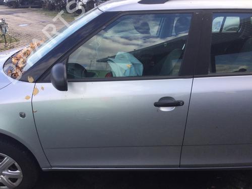 Used Left front door SKODA FABIA II Combi (545) 1.2 (60 hp) 30690744