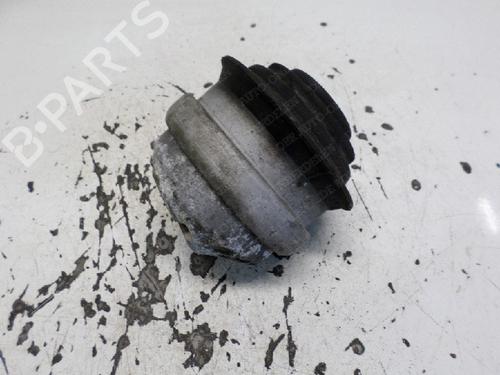 Used Engine mount MERCEDES-BENZ C-CLASS (W202) C 240 (202.026) (170 hp) 11063875