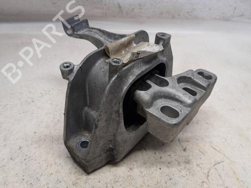 Used Engine mount VW T-ROC (A11, D11) 1.5 TSI (150 hp) 31028522