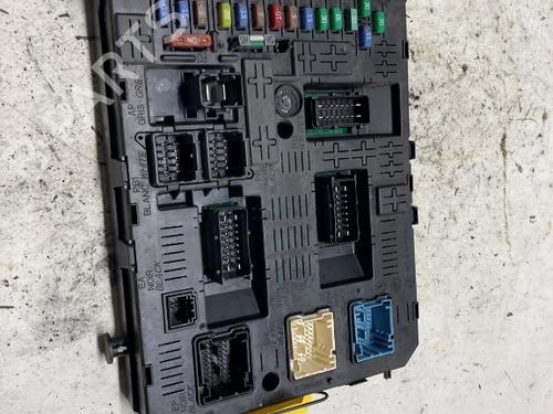 Used Fuse box Fuse box 18846167 18846167