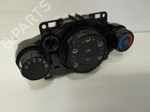 Used Climate control FORD FIESTA VI (CB1, CCN) 1.25 (82 hp) 18850894