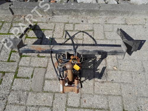 Used Tow ball/Mechanism FIAT PUNTO EVO (199_) 1.3 D Multijet (84 hp) 30085250
