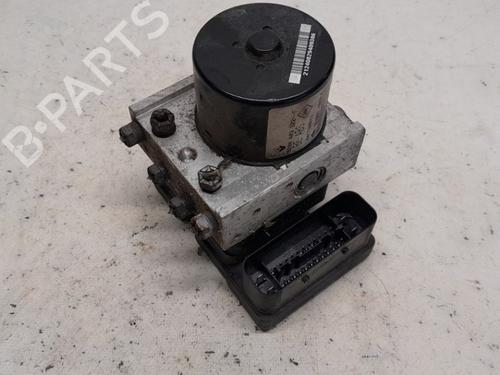 ABS Bremseaggregat RENAULT TWINGO II (CN0_) 1.2 (CN0D) (58 hp) 13721103