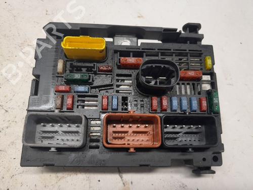 Used Fuse box Fuse box 36752282 36752282