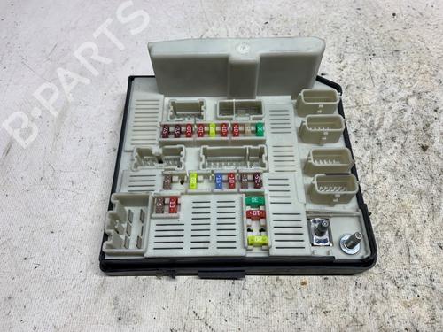 Used Fuse box Fuse box 39414132 39414132