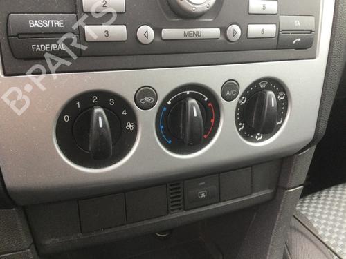AC Styreenhet / Manøvreringsenhet FORD FOCUS II Turnier (DA_, FFS, DS) 1.6 (100 hp) 24704913