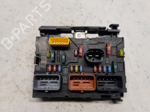 Used Fuse box Fuse box 22175465 22175465