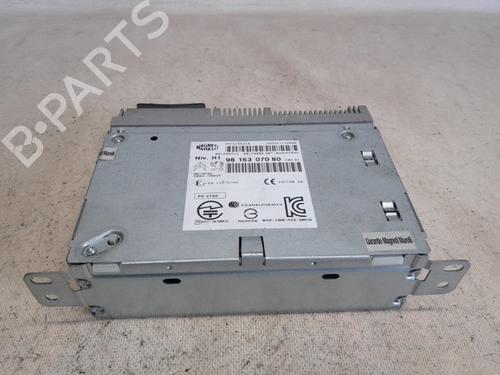 Used Radio CITROËN C4 CACTUS 1.2 VTi 82 (82 hp) 30378453