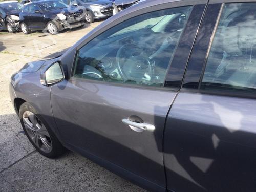 Used Left front door Left front door RENAULT MEGANE III Grandtour (KZ0/1) 1.4 TCe (KZ0F, KZ1V) (130 hp) 15400672 15400672