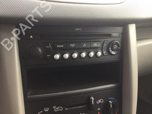 Used Radio Radio 36752200 36752200