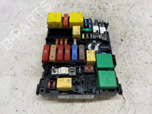 Used Fuse box Fuse box PEUGEOT 308 SW II (LC_, LJ_, LR_, LX_, L4_) 1.2 THP 110 (110 hp) 40023731 40023731