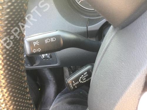 Used Steering column stalk AUDI A3 (8P1) 1.6 (102 hp) 30830913