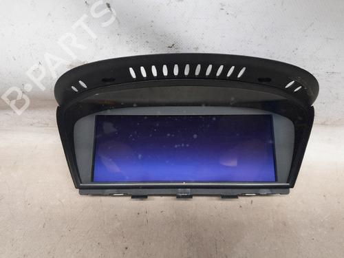 Used Display monitor BMW 5 Touring (E61) 523 i (190 hp) 30977484