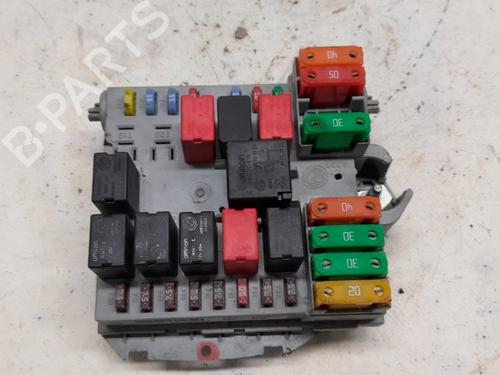 Used Fuse box Fuse box 13721294 13721294