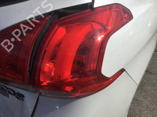 Used Right taillight Right taillight PEUGEOT 2008 I (CU_) 1.2 THP 110 / PureTech 110 (110 hp) 40023922 40023922