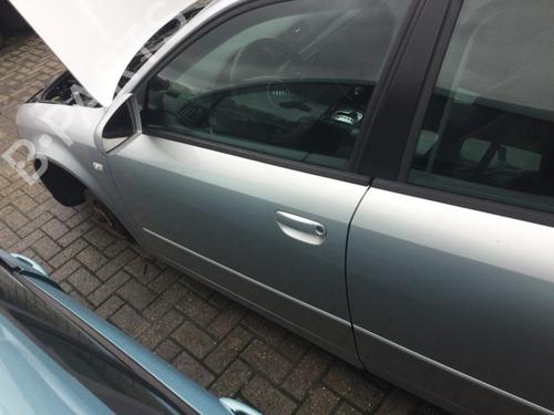 Porte avant gauche AUDI A4 B6 (8E2) 2.4 (170 hp) 21071467