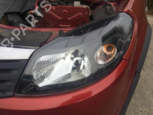 Used Left headlight DACIA SANDERO 1.5 dCi (68 hp) 29817270