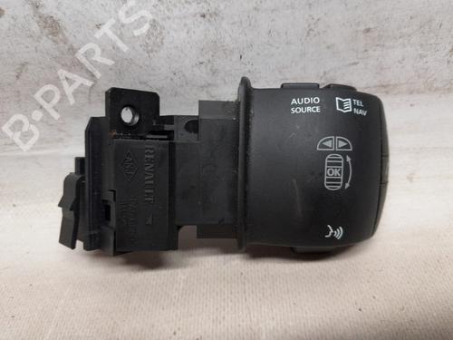 Used Steering wheel controls RENAULT SCÉNIC III (JZ0/1_) 1.5 dCi (106 hp) 30830816